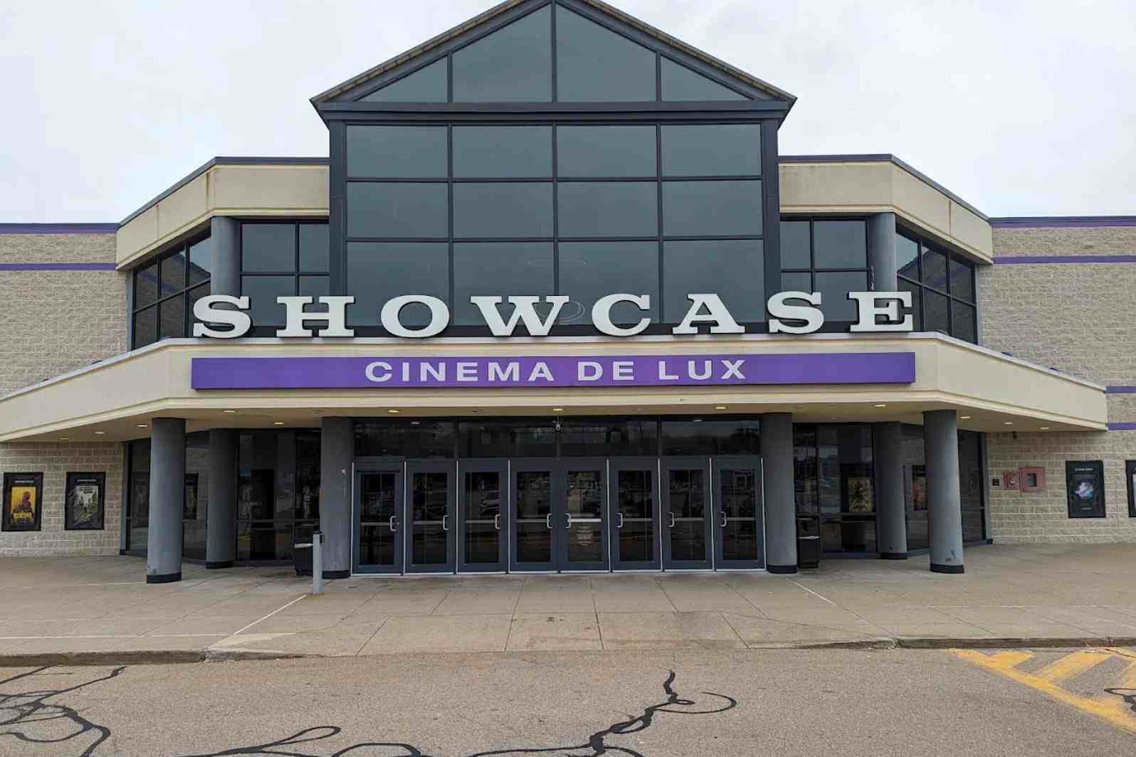 showcase cinema de lux north attleboro