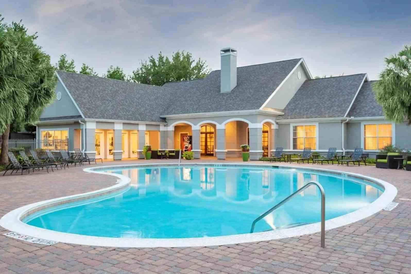 kenwood club at the park apartments