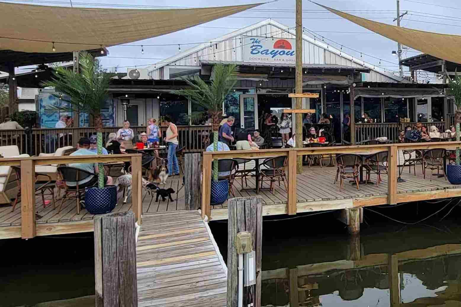 the bayou restaurant & tiki bar